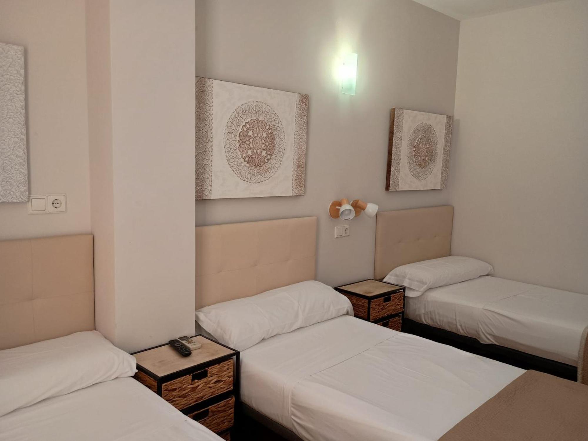 Guesthouset Cuevas 2*