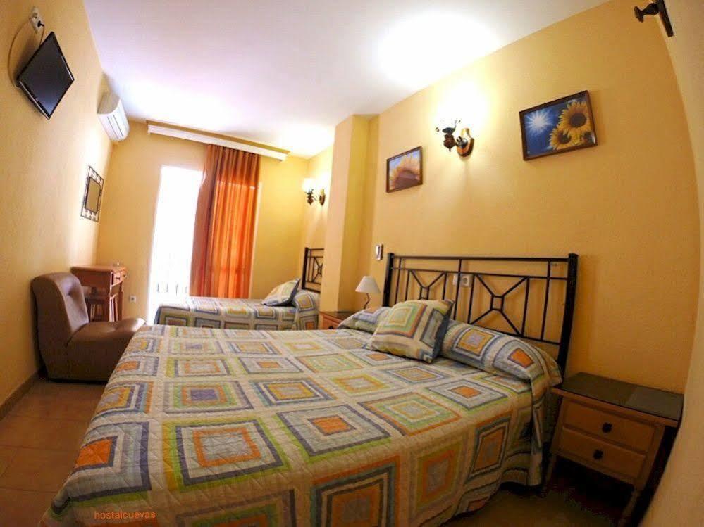 Guesthouset Cuevas 2*